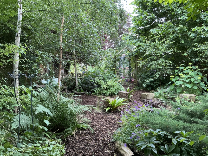 6 Beverley Gardens